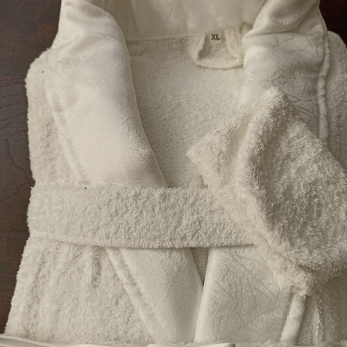 Bathrobe and towel set made of Egyptian cotton, new
