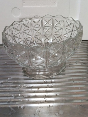 Crystal vase vintage oval 25 x 20, height 17 cm like new