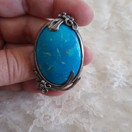 Vintage pin used with turquoise stone