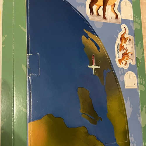 Build and Learn Dinosaurs used book with 8 3D dinosaurs