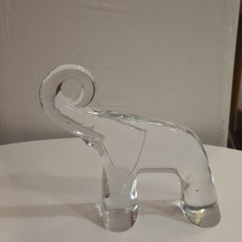 Kosta Boda glass elephant figurine paperweight like new
