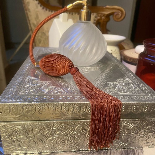 Vintage perfume bottle like new
