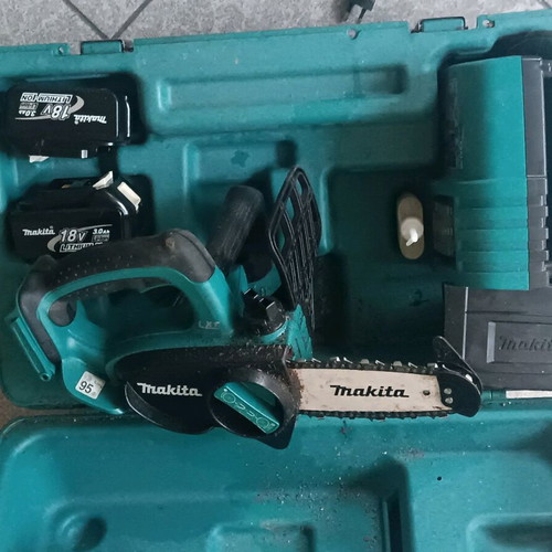Makita battery chainsaw