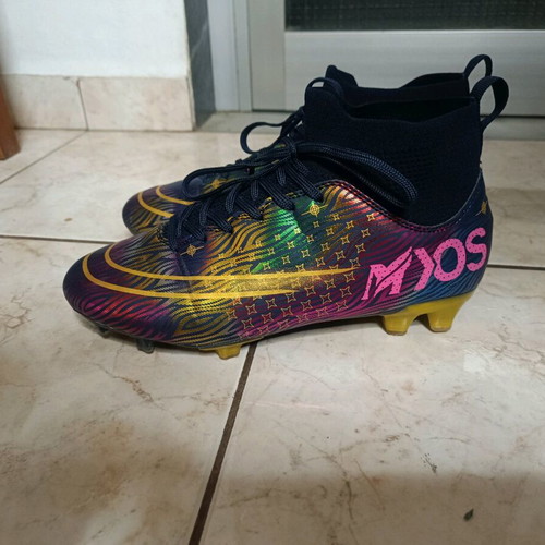 Football shoes with studs like new size 40