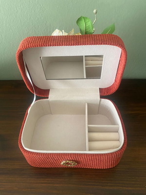 ΜΠΙΖΟΥΤΙΕΡΑ - JEWELLERY BOX