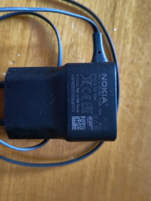 Nokia AC-11E charger like new with thin 2mm plug
