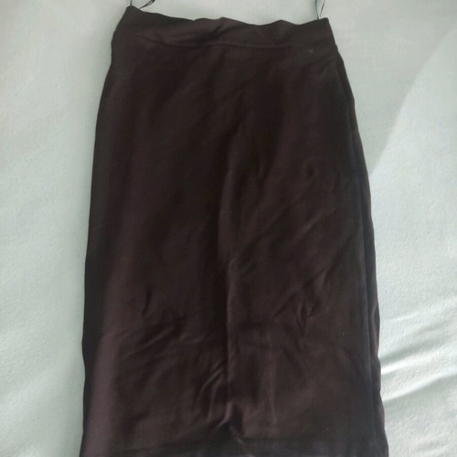 Iso skirt black like new, slim fit, knee length