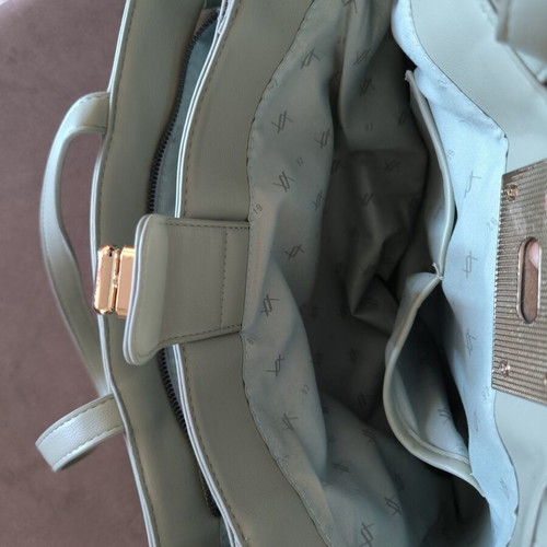 Verde women's handbag like new, beige