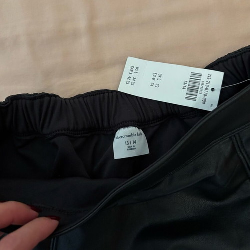 Abercrombie & Fitch skirt new with built-in shorts, size 13/14