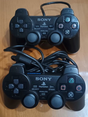 Sony Dualshock 2 PS2 controllers, pack of 2