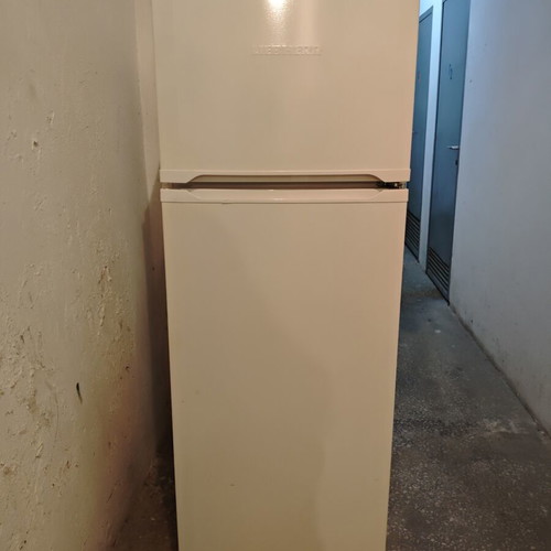 Liebherr 217L fridge freezer, fully functional