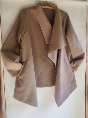 Women's cardigan like new camel color with wide turned collar