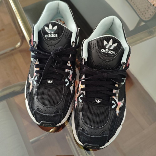 Adidas Astir Floral Multicolor Women's Sneakers like new
