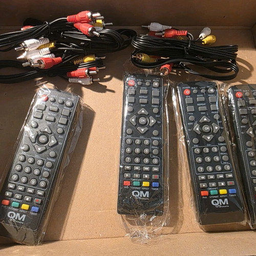 Pack of 5 Universal remote controls (DVB-T2) and 6 RCA cables new