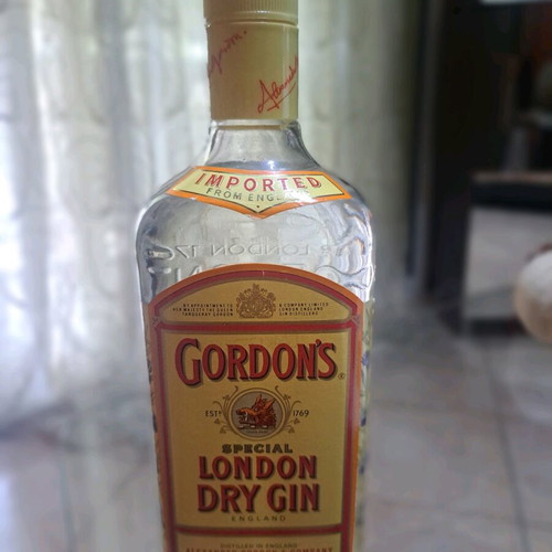 Gordon's London dry gin sealed, 35 years old
