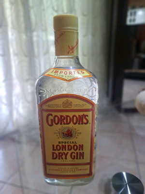 Gordon's London dry gin sealed, 35 years old