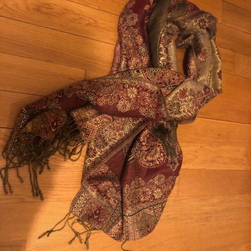 Vintage women's scarf like new, gold-red with oriental style
