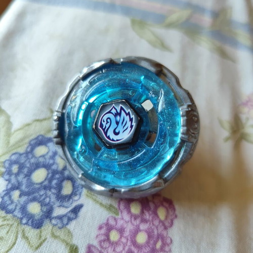 Beyblade Swan like new