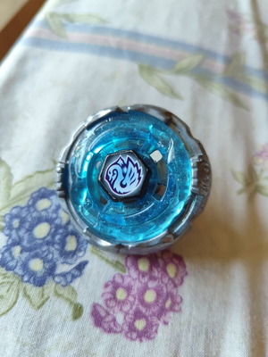 Beyblade Swan like new