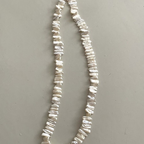 Vintage pearl necklace with elongated cultured white pearls like new