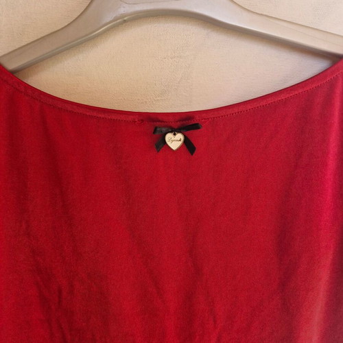 Lynne blouse red new, size 40 with draped design