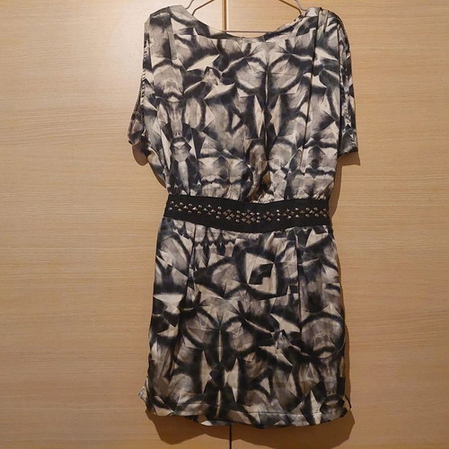 Romeo & Juliet Couture short dress black gray silver like new Size Large