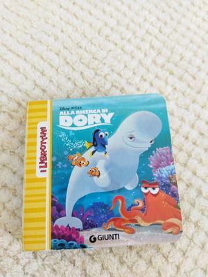 Storybook in Italian from the movie Finding Dory like new