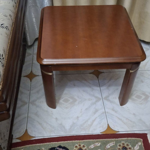 Coffee tables set like new, 2 small and 1 narrow glass top