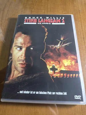 Die Hard 2 DVD like new, action movie with Bruce Willis