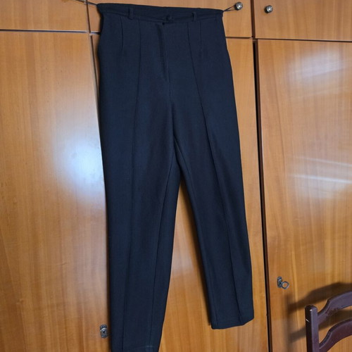 Pants black used, size small with narrow waist