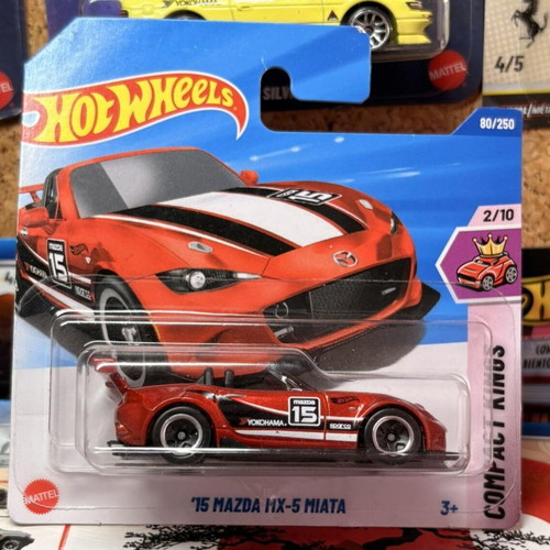 Hot Wheels '15 Mazda MX-5 Miata toy car