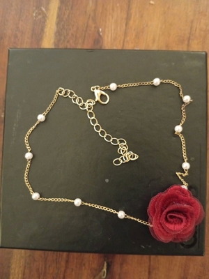 Choker necklace with red rose and pearls like new