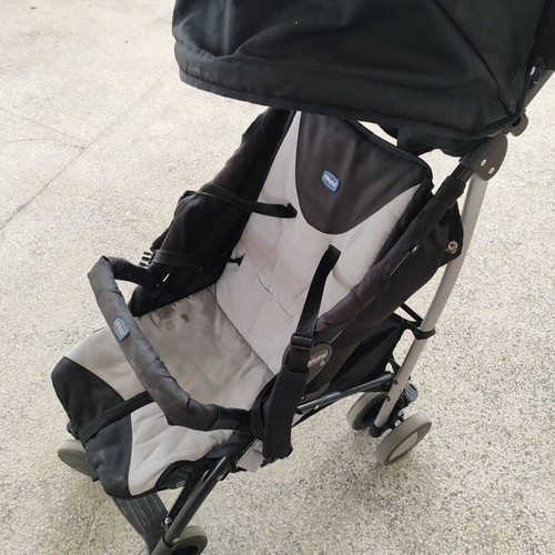 Chicco lightweight umbrella stroller used, black