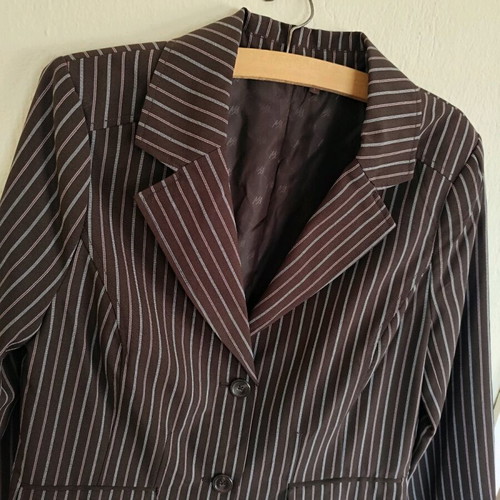 Brown striped tayier size 46 like new