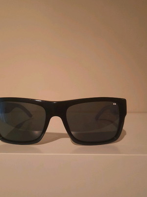 Burberry women's sunglasses used, good condition