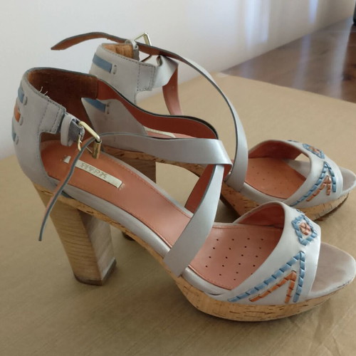 Geox pip toe sandals in soft gray color like new, size 38