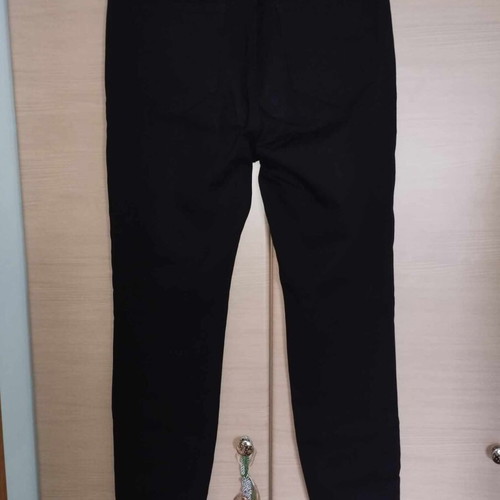 Shein black stretch jeans L like new with 5 pockets and leather detail