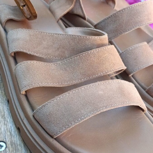 Leather sandals beige size 40 like new