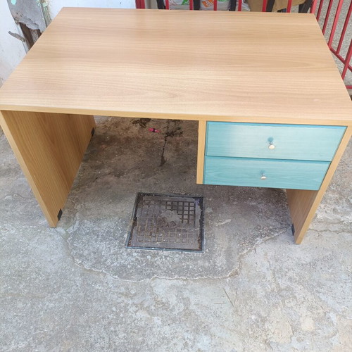 Neoset children's desk like new with 2 drawers