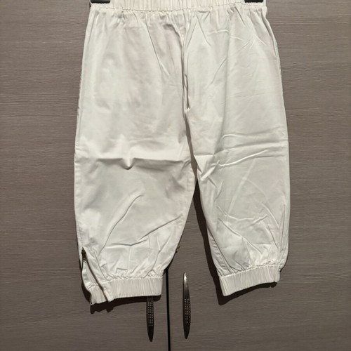 Skiadarese White Capri Bermuda with Zipper, like new, size 46