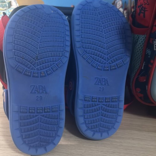 Avengers Marvel kids clogs, size 29, blue, Zara