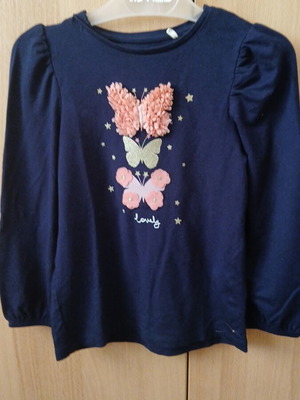 T-shirt like new with butterflies