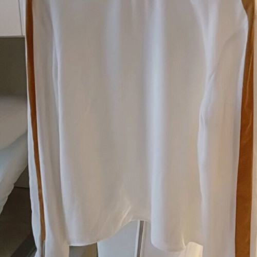 Crepe shirt Zara white like new with distinctive sleeves