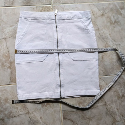Piazza Italia skirt new, white, elastic, size L