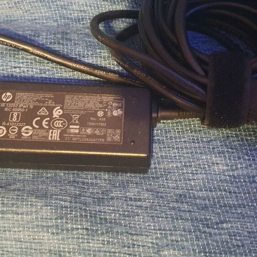 HP HSTNN-LA40 45W charger like new