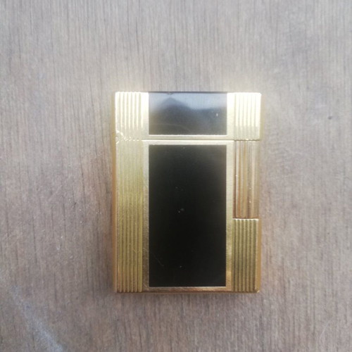 S.T.DUPONT lighter used with black Chinese lacquer