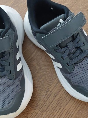 Παιδικά παπούτσια Adidas νούμερο 30 μεταχειρισμένα, μαύρο και γκρι