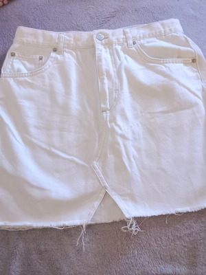 Pull & Bear white denim skirt like new, size L fits M