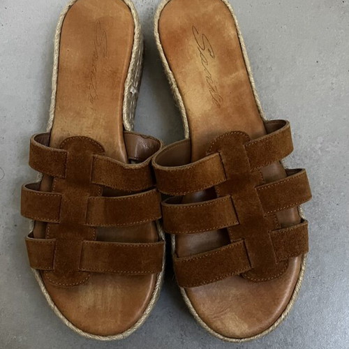 Sante brown platform sandals like new