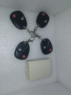 Wireless Remote Control Receiver 433MHz 12V with 4 Remotes like new